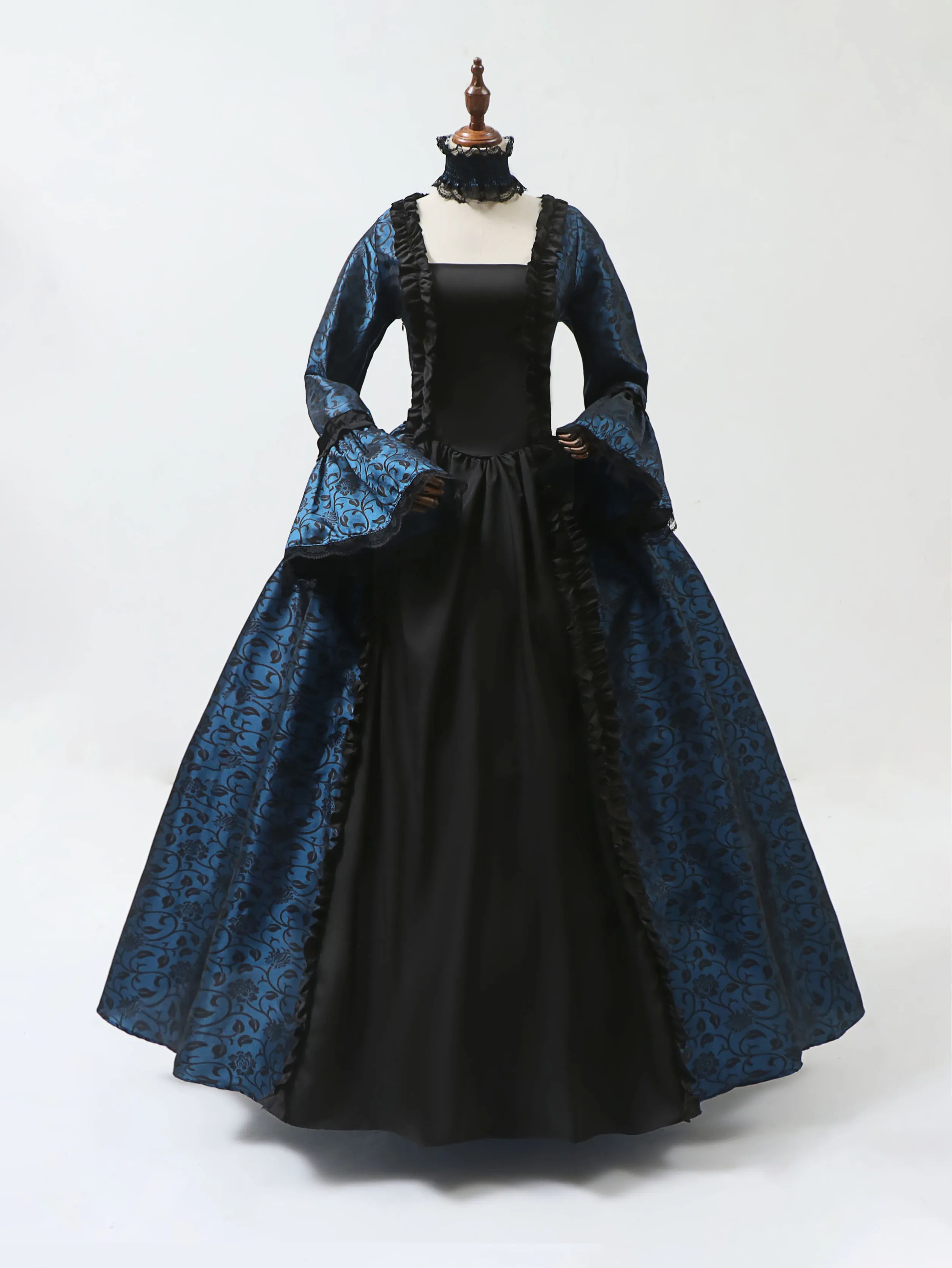 Abito cosplay di Maria Antonie - Evening Gown recensione e prezzo